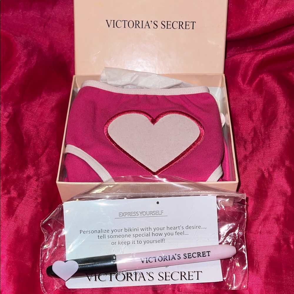 Victoria's Secret RARE Y2K Express Yourself Pink Heart Panty NWT